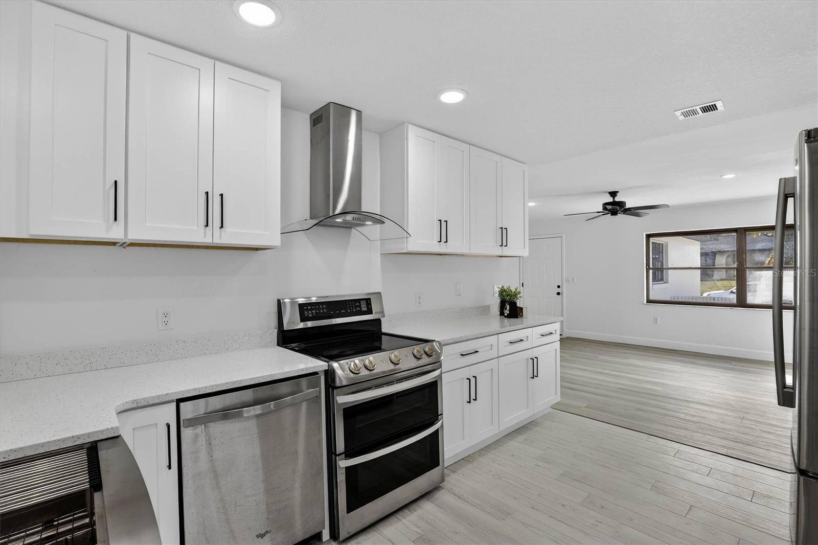 517 HICKORYWOOD AVE, Altamonte Springs, FL 32714