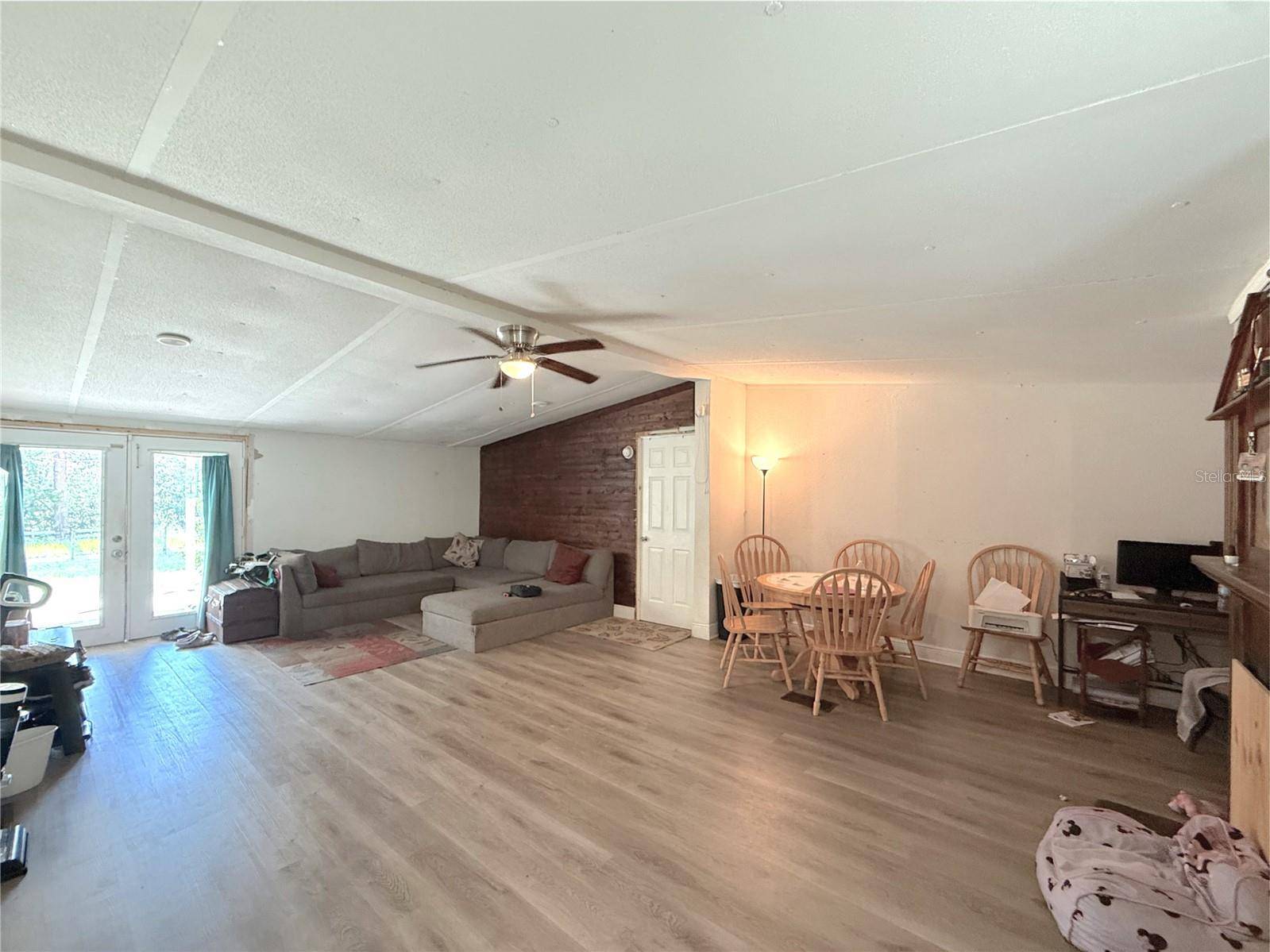 42135 PINE VALLEY DR, Paisley, FL 32767