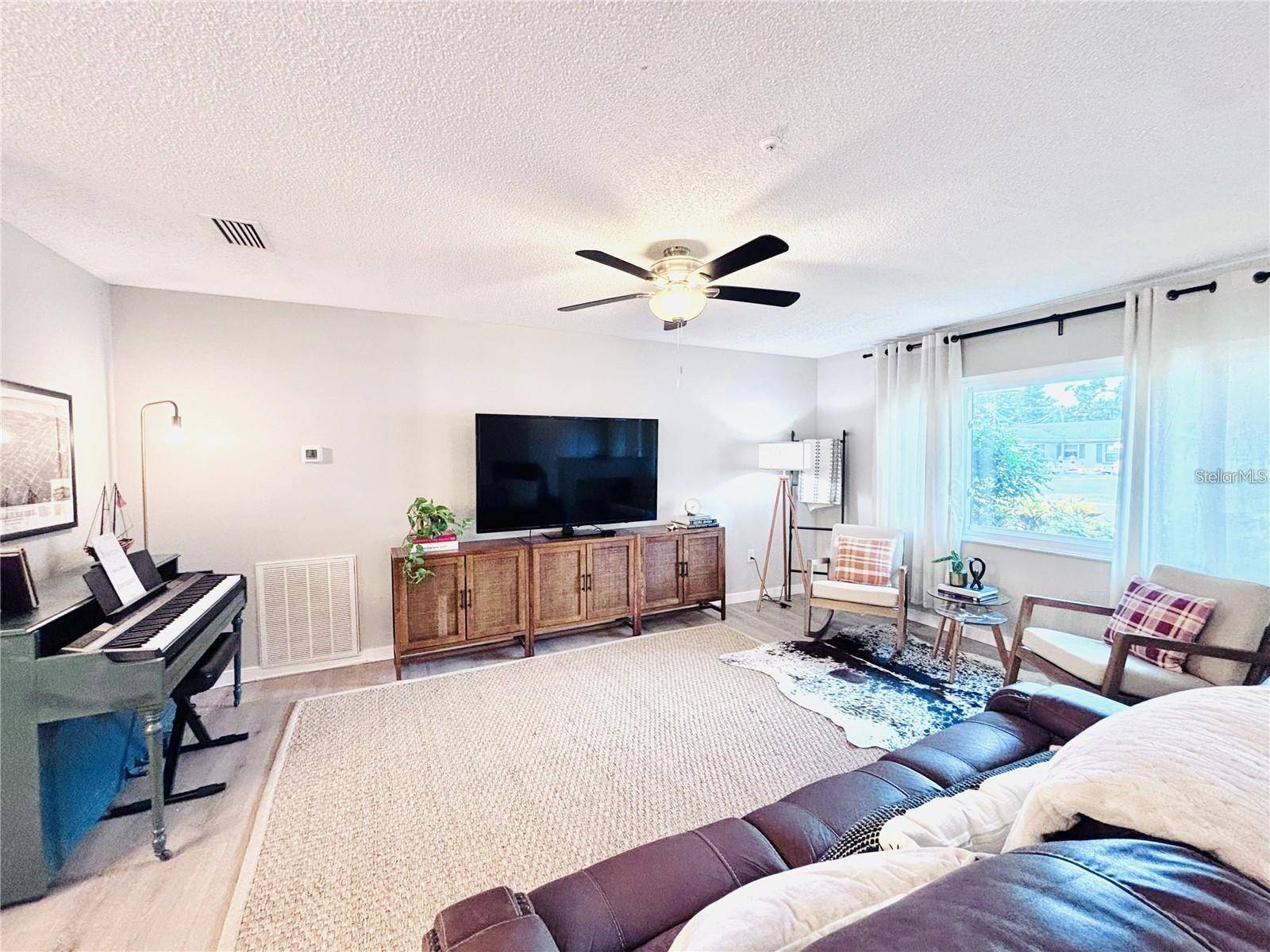 4033 13TH AVE W, Bradenton, FL 34205