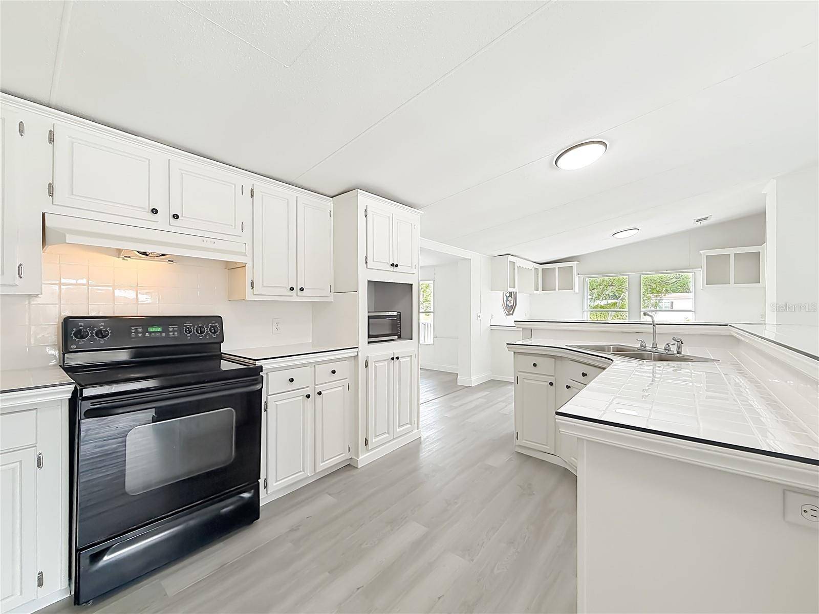 8331 COUNTY ROAD 109, Lady Lake, FL 32159