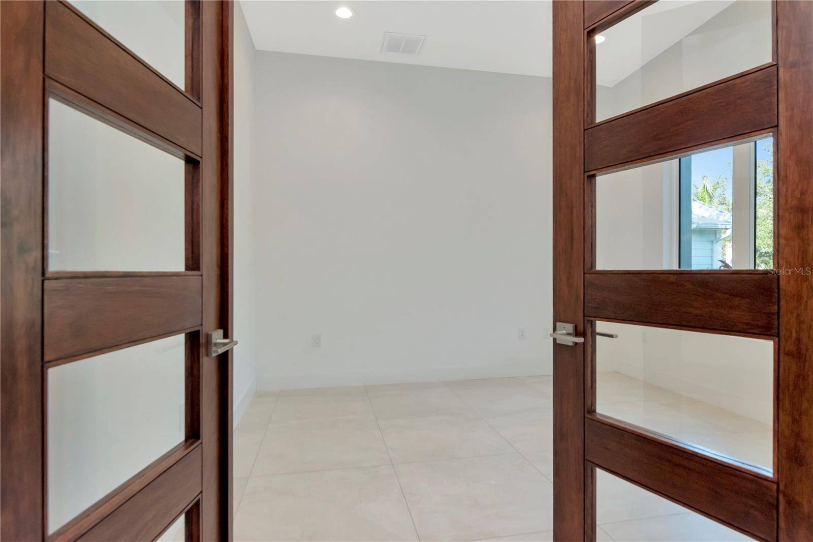 4604 W LOWELL AVE, Tampa, FL 33629