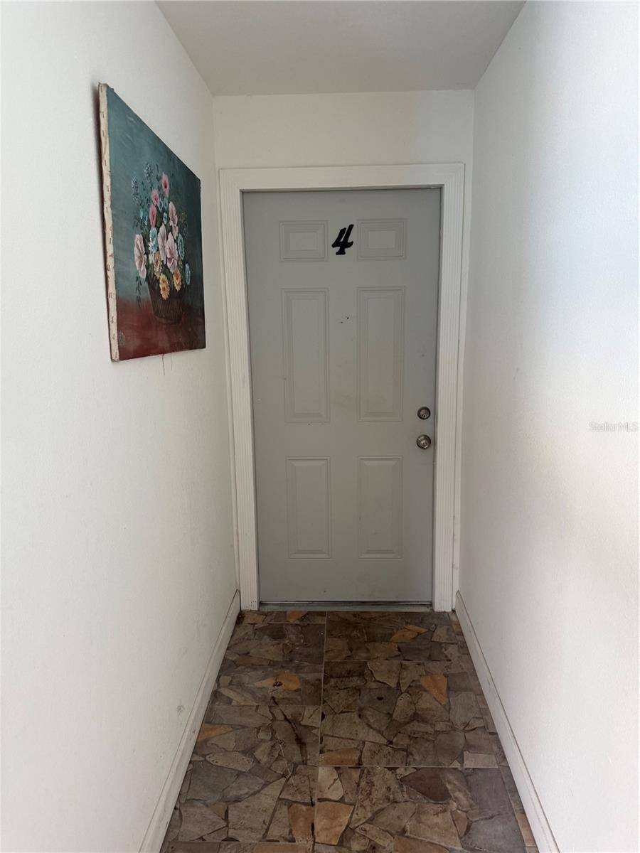 6715 N ARMENIA AVE, Tampa, FL 33604