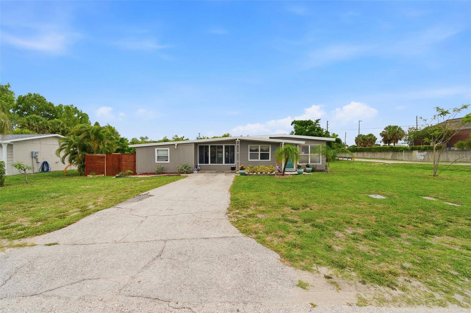 100 AVERY AVE, Crystal Beach, FL 34681