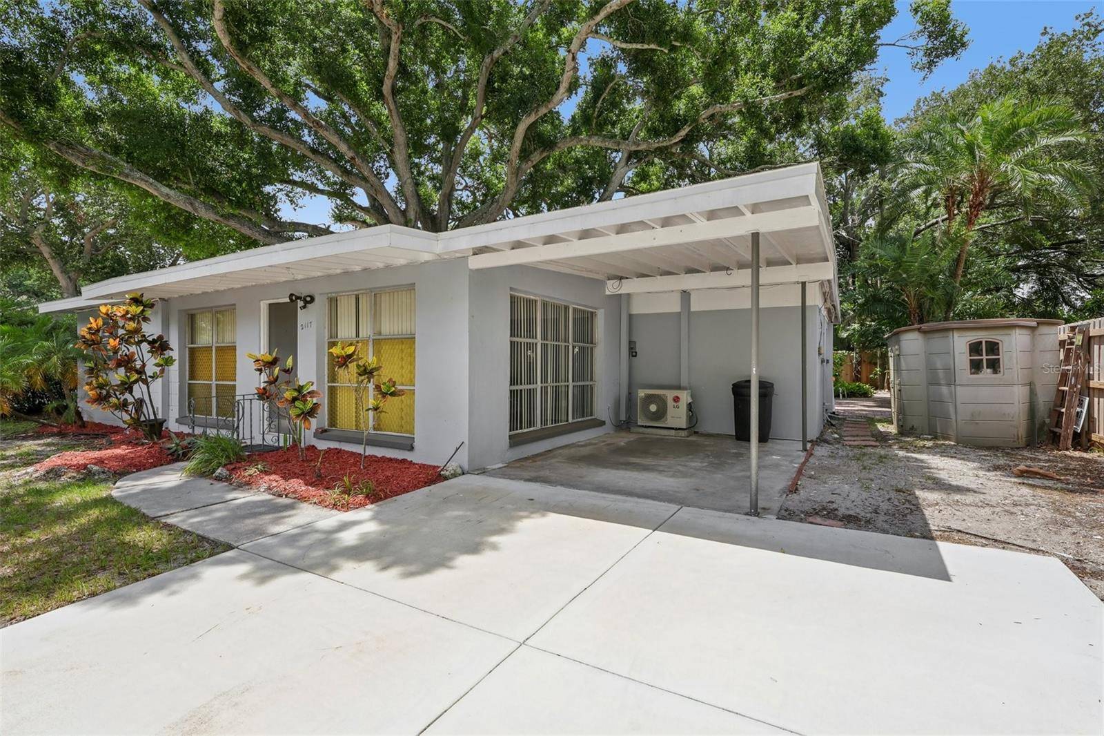 2117 BARCELONA DR, Clearwater, FL 33764