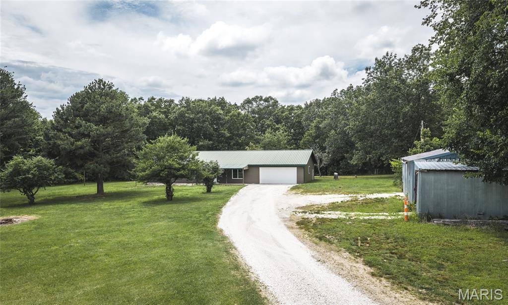 8107 State Highway 185, Leslie, MO 63056