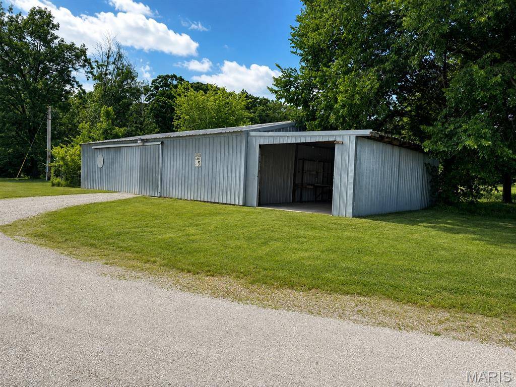 8107 State Highway 185, Leslie, MO 63056