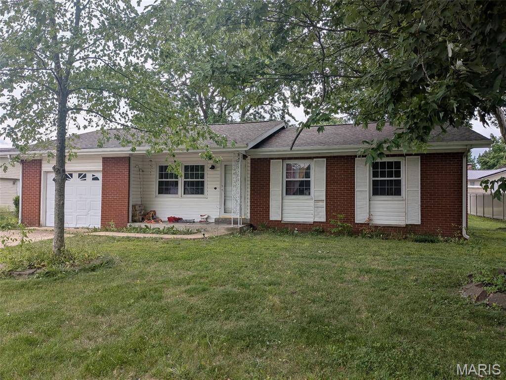 630 Cypress LN, Sparta, IL 62286