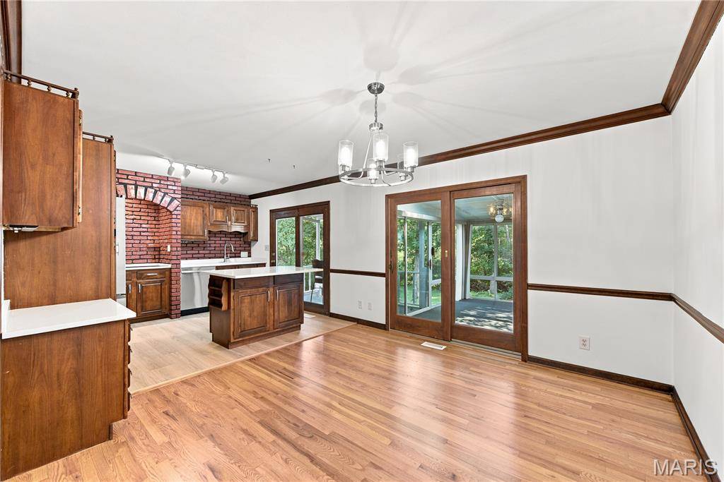 205 Morewood DR, Manchester, MO 63011