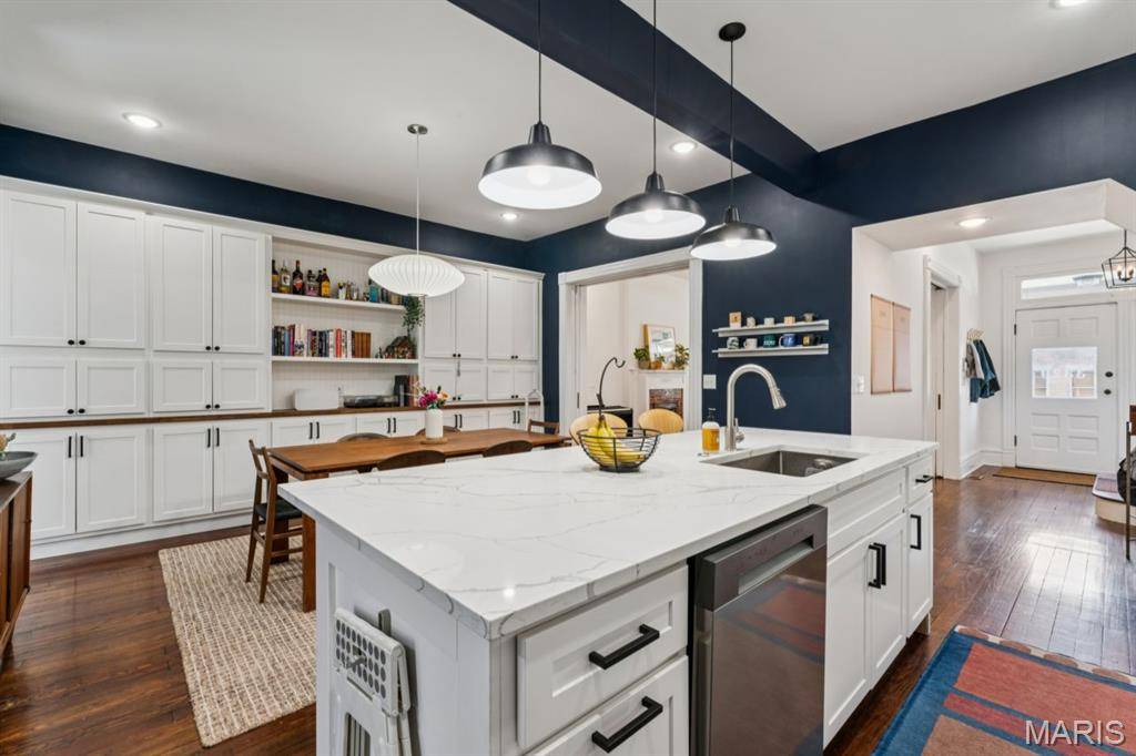 3329 Vista AVE, St Louis, MO 63104