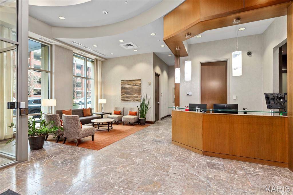 4909 Laclede AVE #1205, St Louis, MO 63108