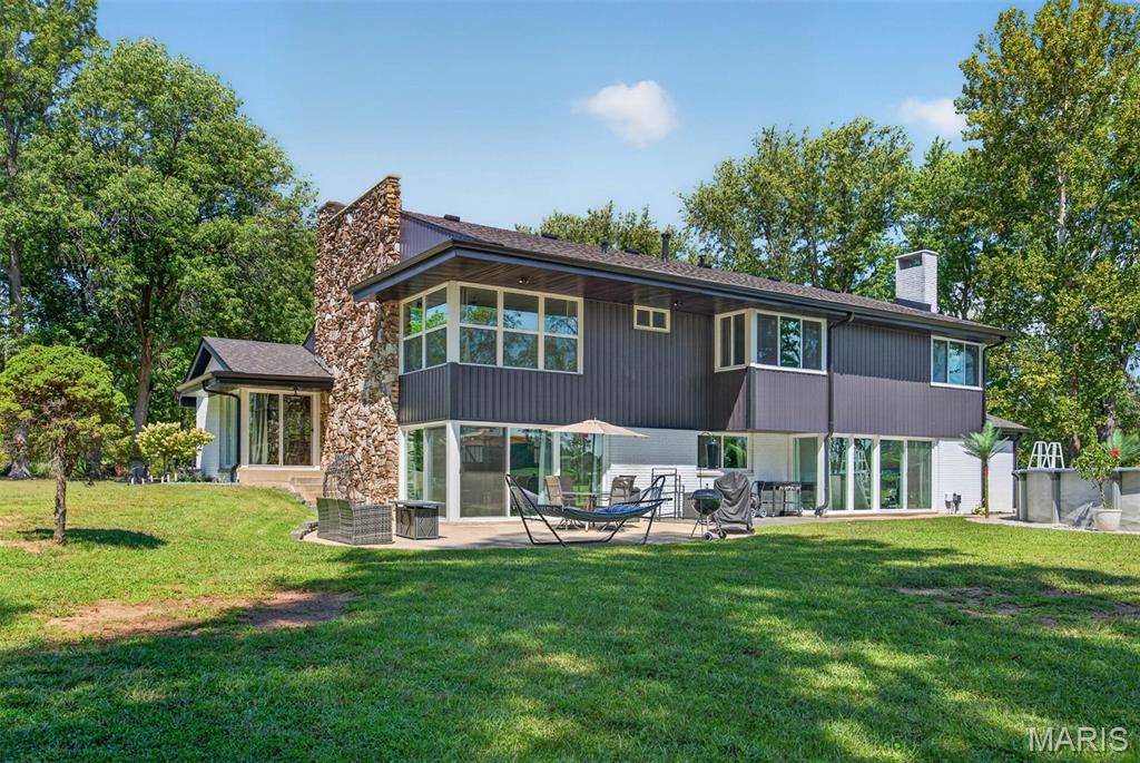 13750 Kayser RD, Highland, IL 62249