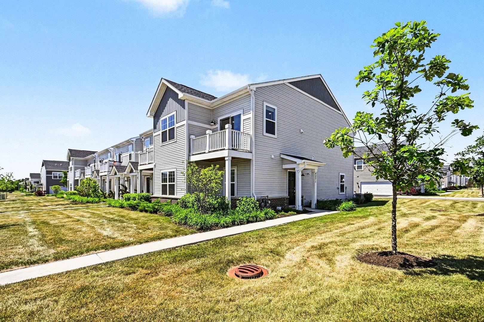 4271 Chelsea Manor CIR, Aurora, IL 60504