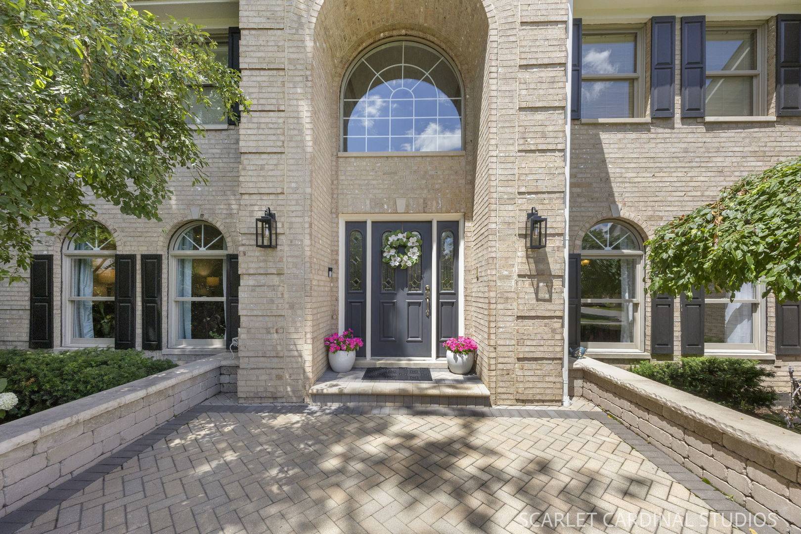 1050 Aster LN, West Chicago, IL 60185