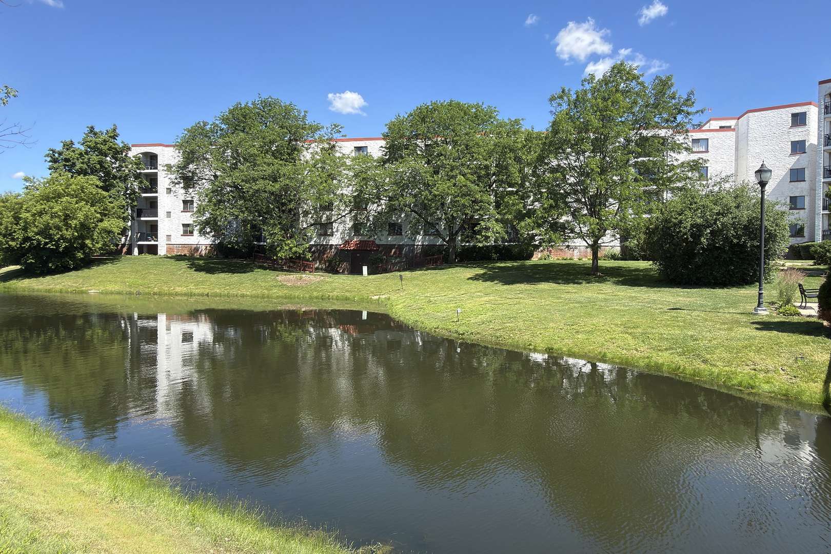 350 plum creek DR #403, Wheeling, IL 60090