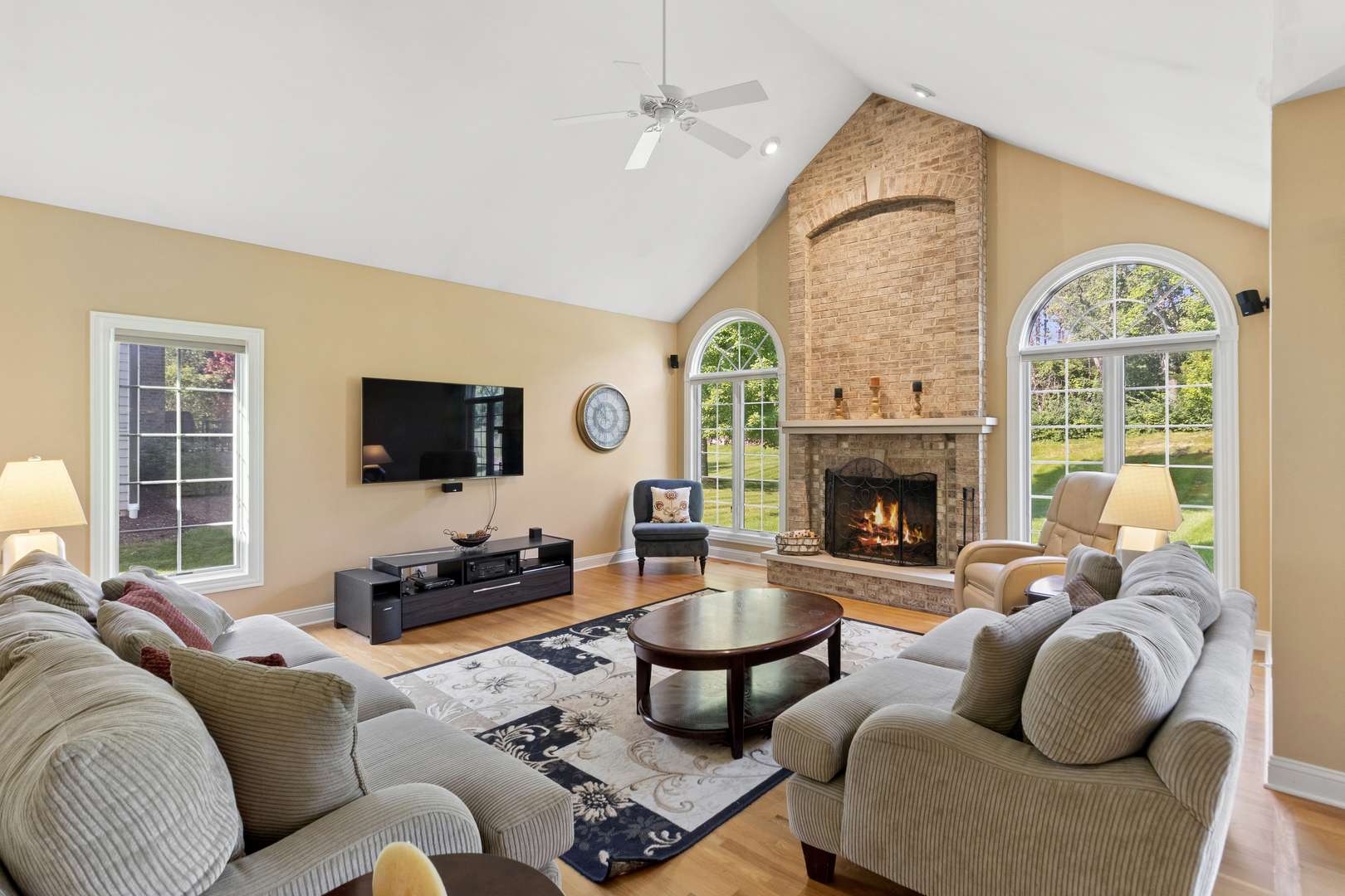 920 Lyons Ridge DR, Cary, IL 60013