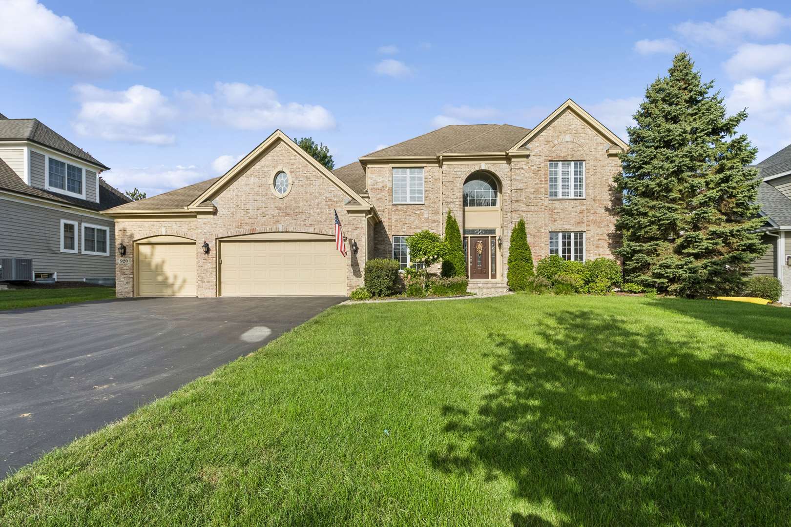 920 Lyons Ridge DR, Cary, IL 60013