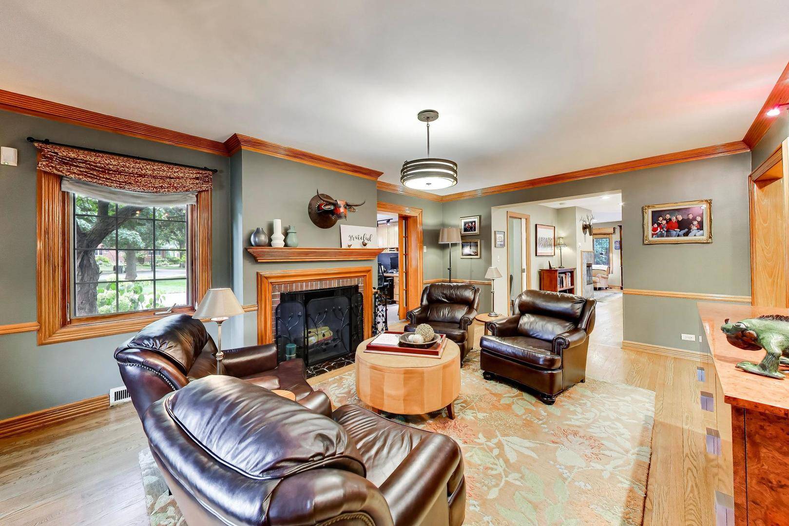 220 Northwood RD, Riverside, IL 60546