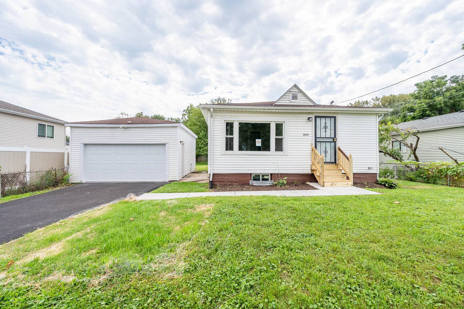 3027 W 141st ST, Blue Island, IL 60406