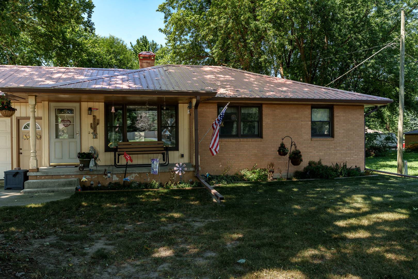 3709 Renfro RD, Cherry Valley, IL 61016