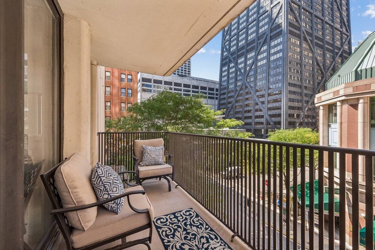 200 E Delaware PL #4F, Chicago, IL 60611