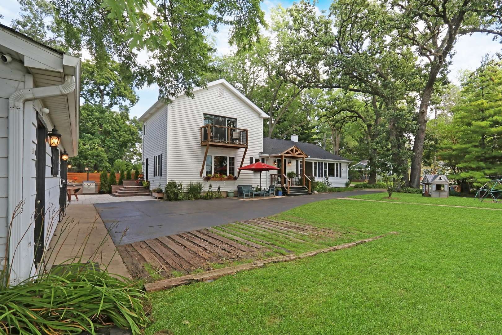 142 Augusta ST, Grayslake, IL 60030
