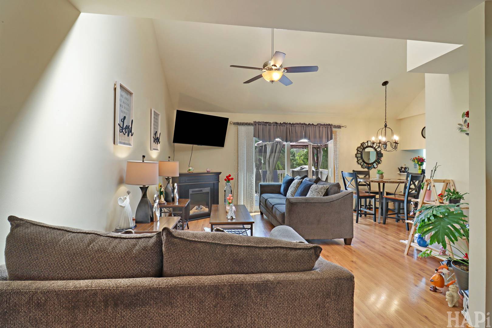 2006 Teton Pkwy, Algonquin, IL 60102