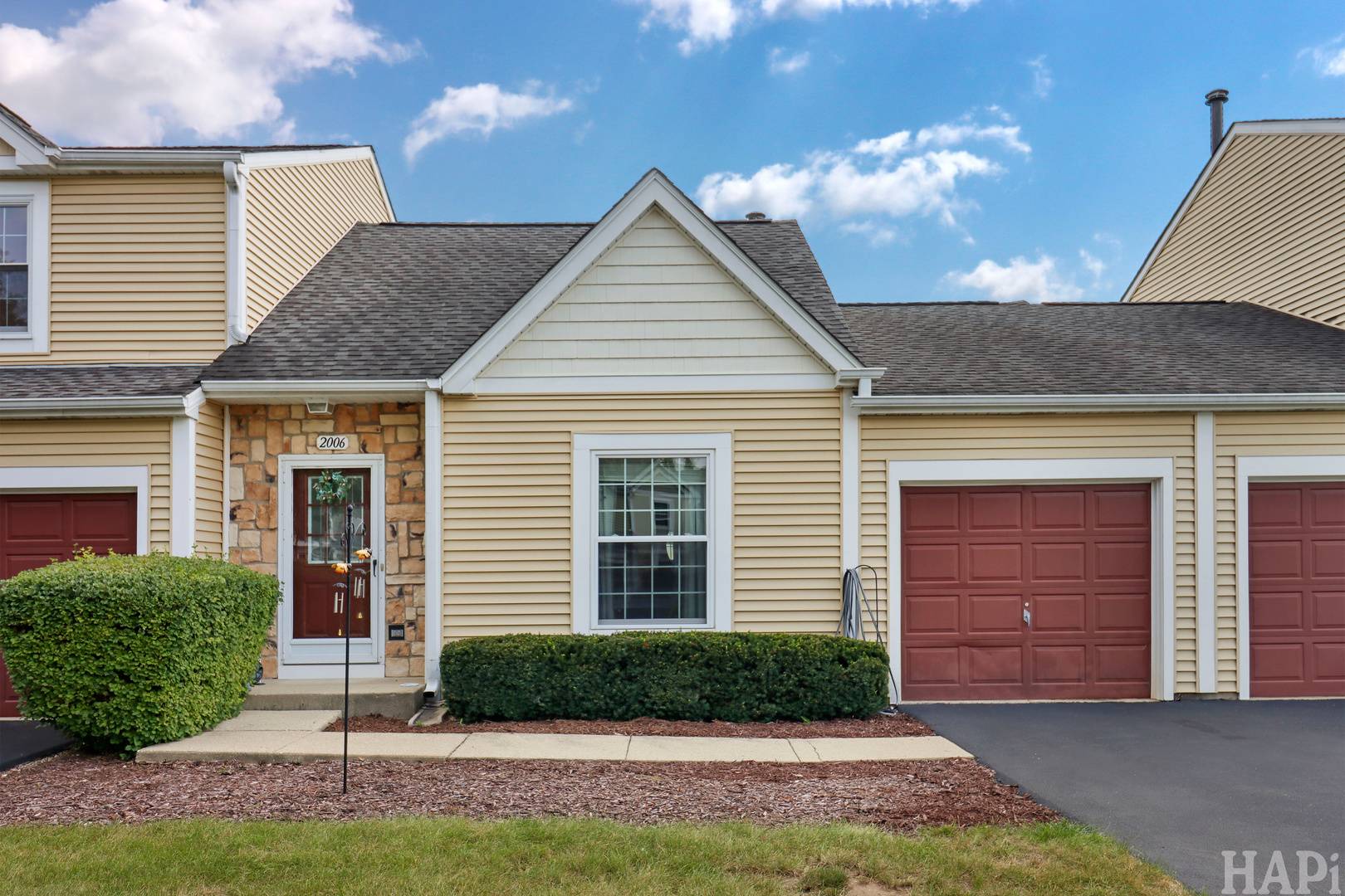 2006 Teton Pkwy, Algonquin, IL 60102