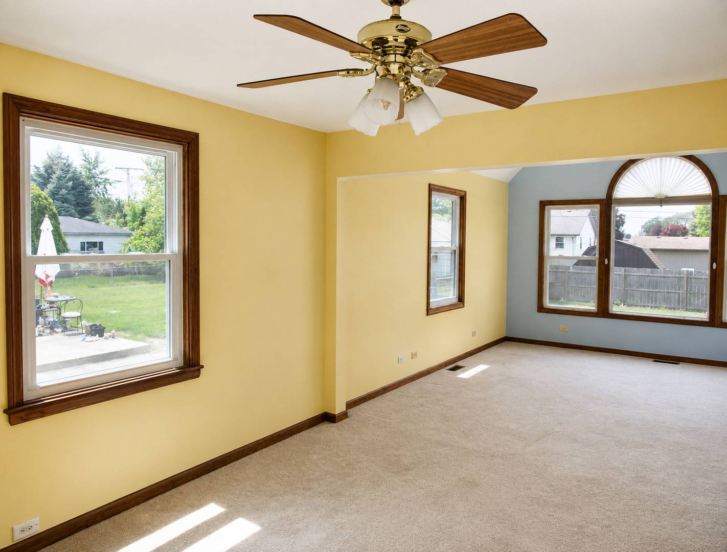 786 N Van Auken ST, Elmhurst, IL 60126
