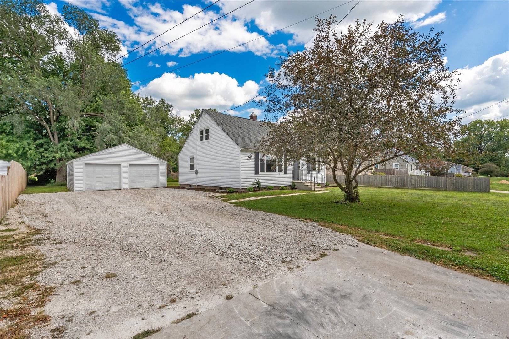 3230 40th ST, Moline, IL 61265