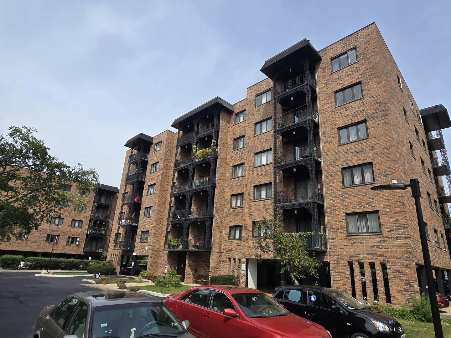 9332 Landings LN #502, Des Plaines, IL 60016