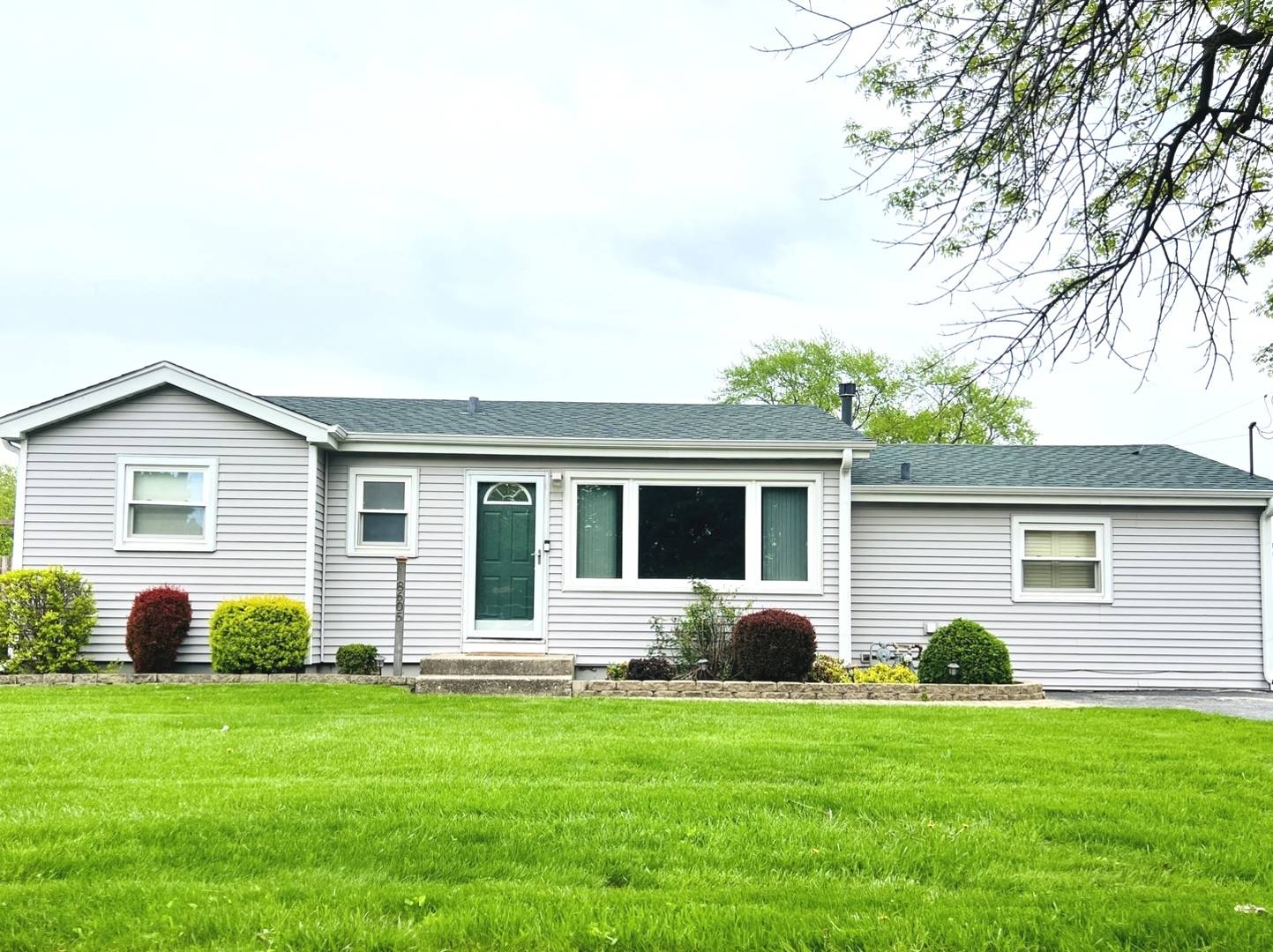 8605 Leclaire AVE, Burbank, IL 60459
