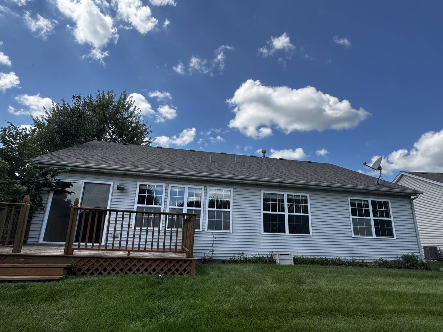 444 Badger LN, Oswego, IL 60543