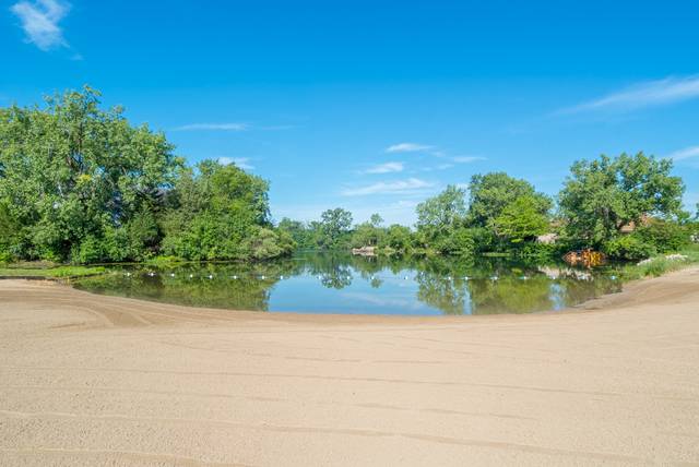 35 Dinosaur RD, Wilmington, IL 60481
