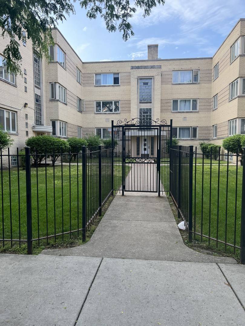 2028 E 72nd PL #2C, Chicago, IL 60649