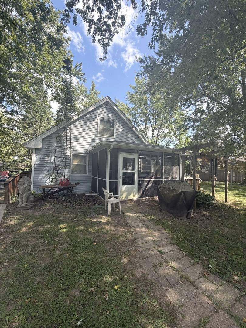 5955 Palomino Pkwy, Rockford, IL 61109