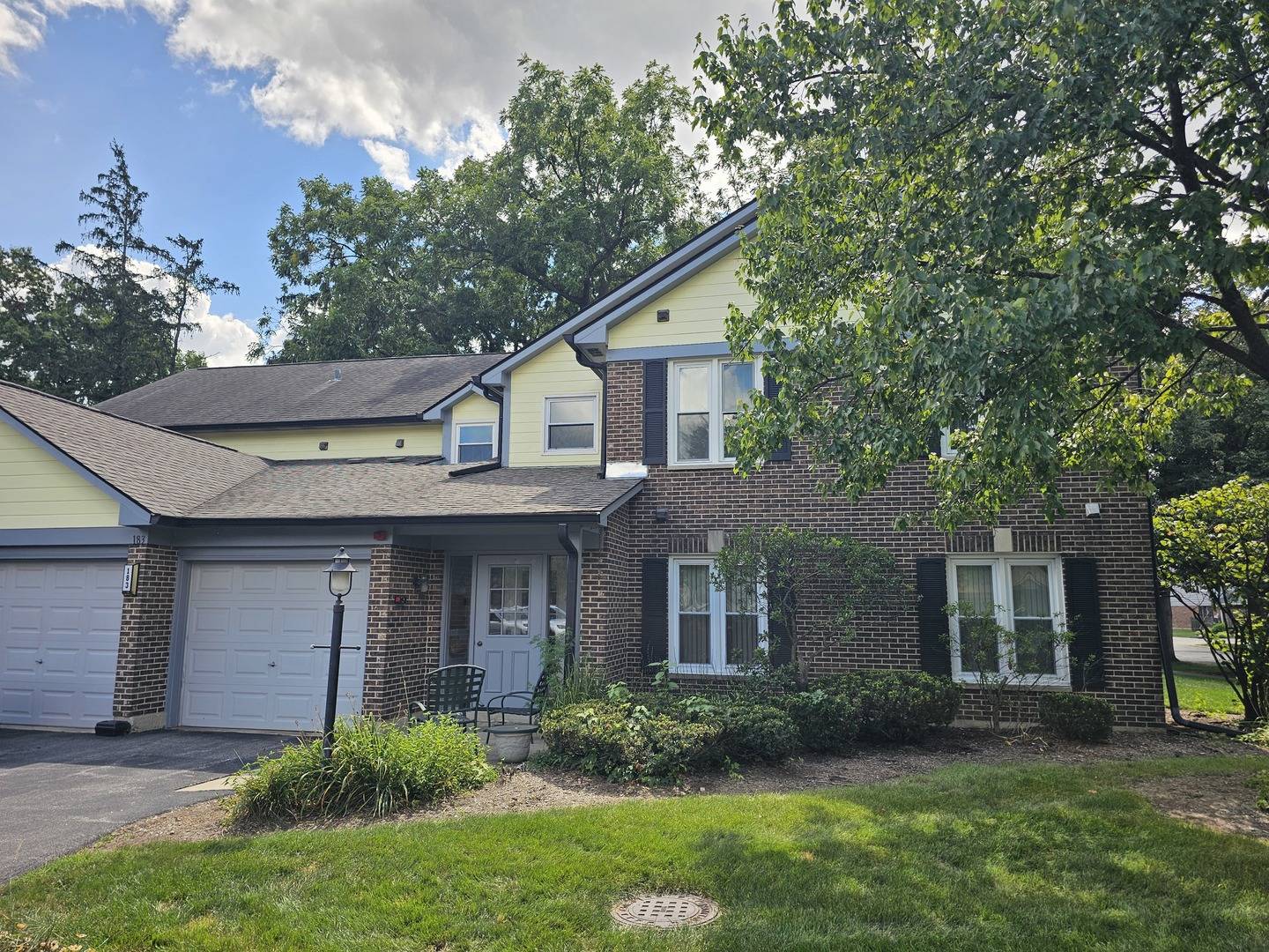 183 Grove AVE #C, Des Plaines, IL 60016