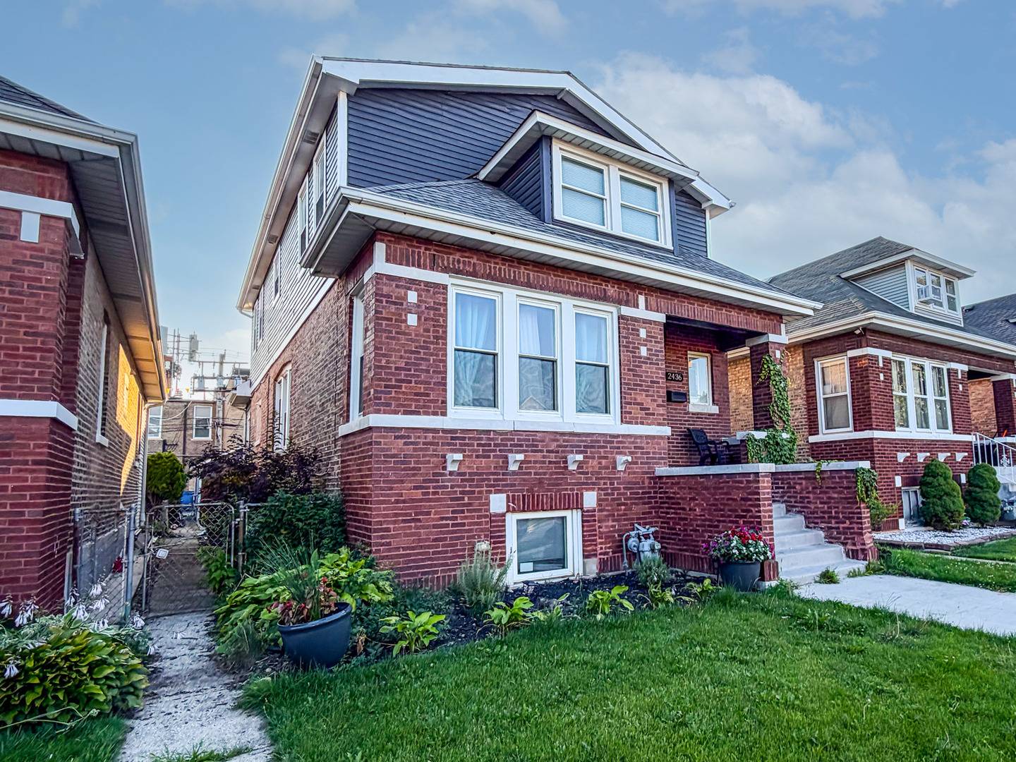 2436 Grove AVE, Berwyn, IL 60402