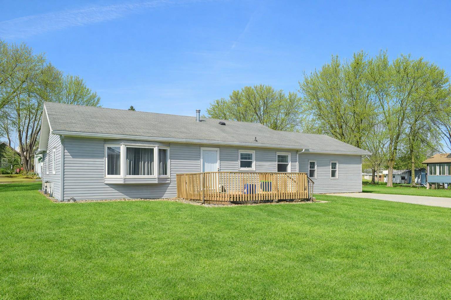 316 Buckwheat AVE, Windom, MN 56101