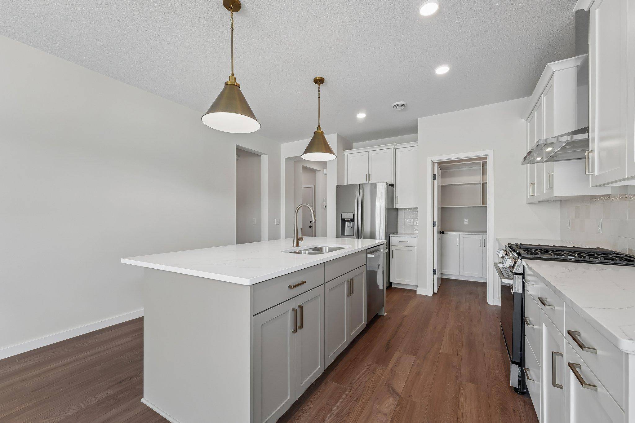 11613 202nd ST W, Lakeville, MN 55044