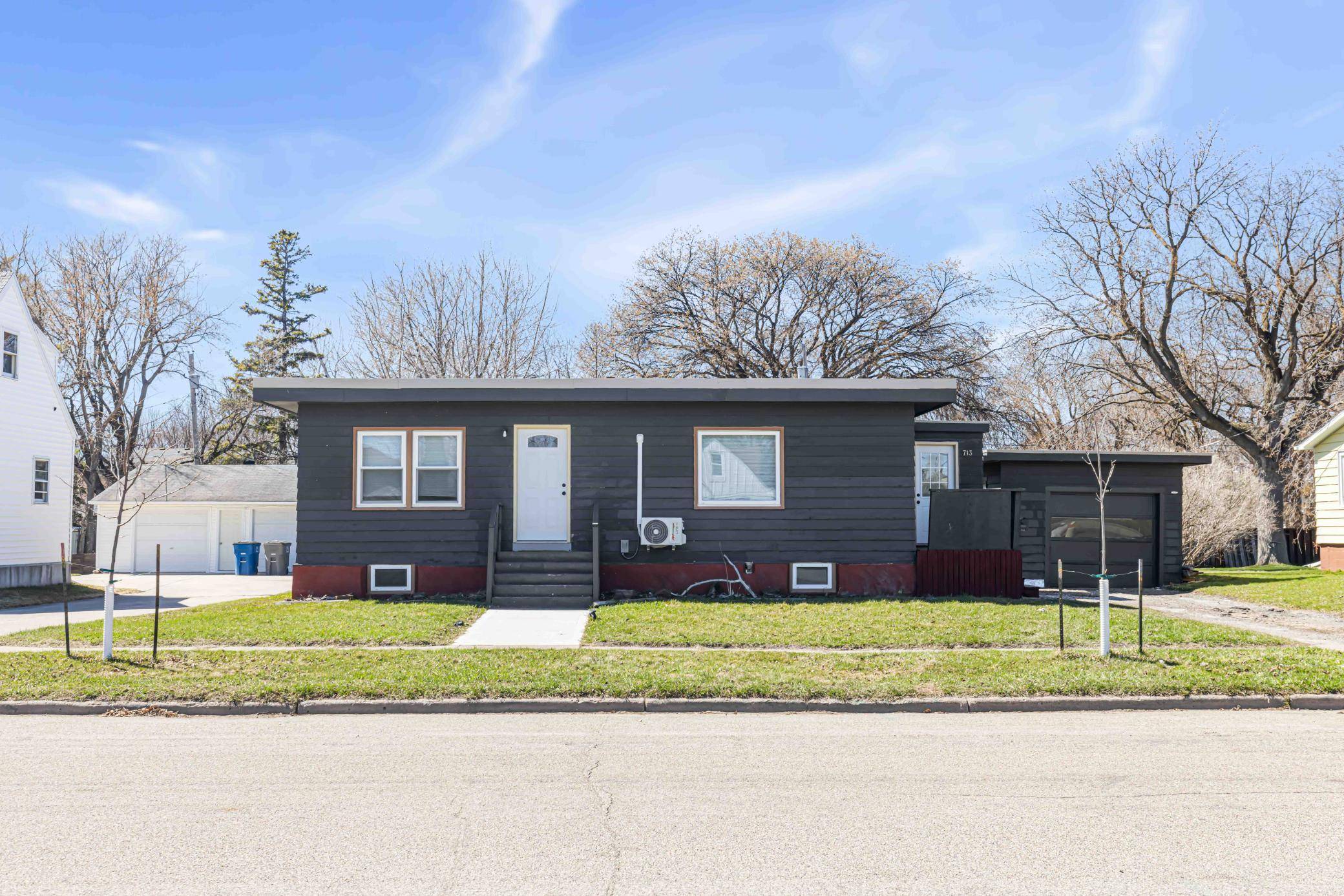 713 13th ST N, Moorhead, MN 56560