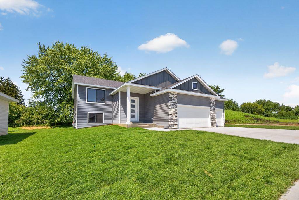 1150 Petersen CT NW, Stewartville, MN 55976