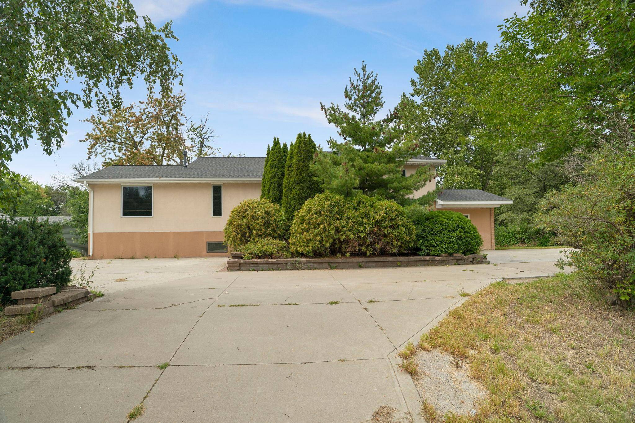 2981 Pilot Knob RD, Eagan, MN 55121