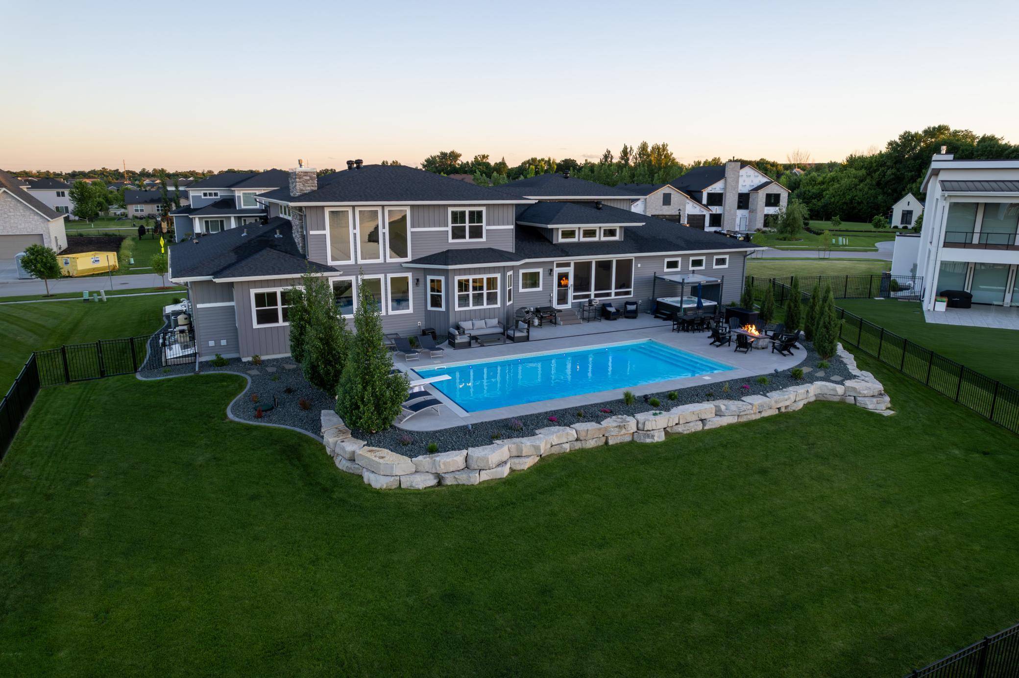 2815 Rivers Bend DR E, West Fargo, ND 58078