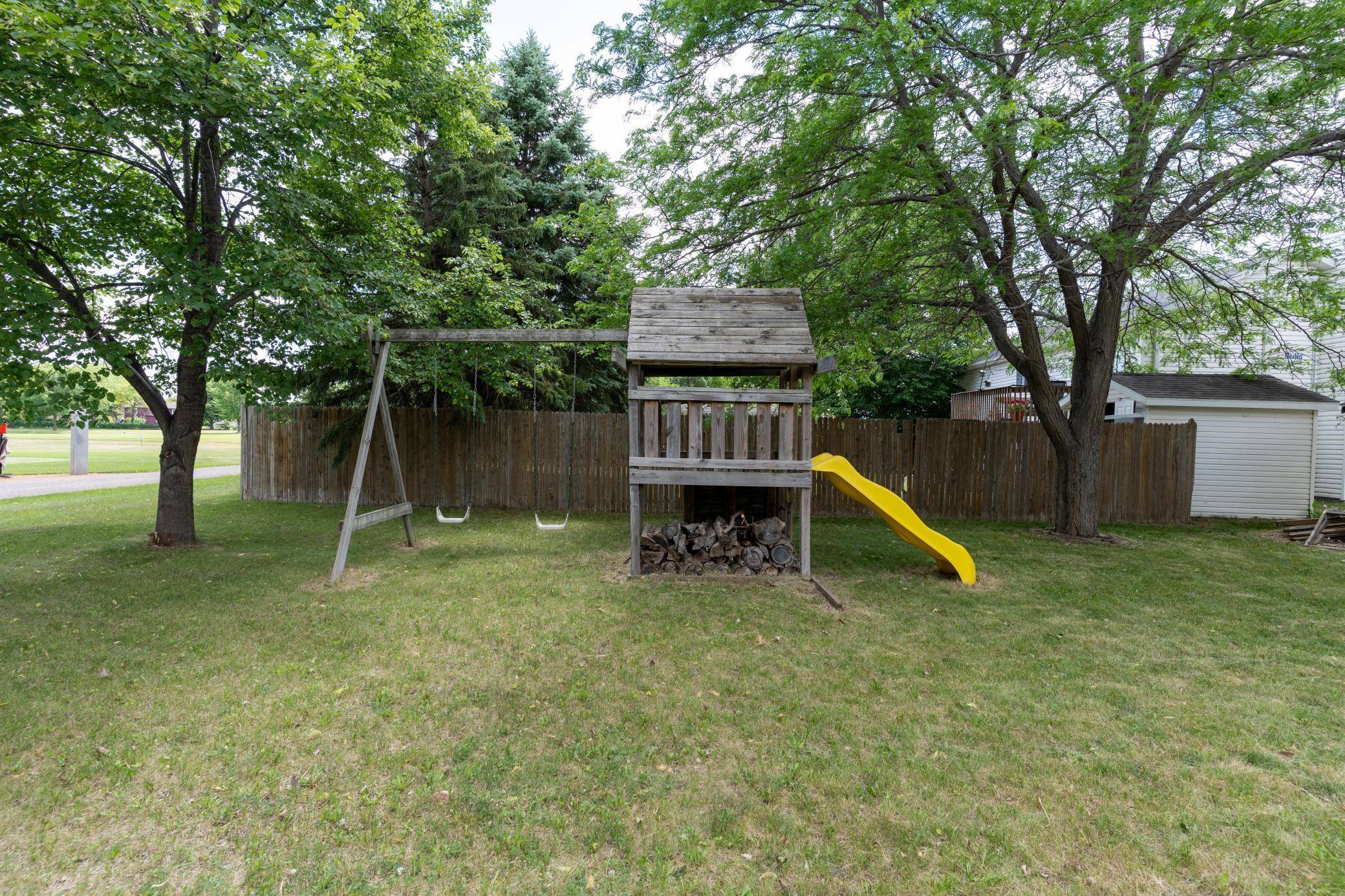 2858 26th Street CIR S, Moorhead, MN 56560