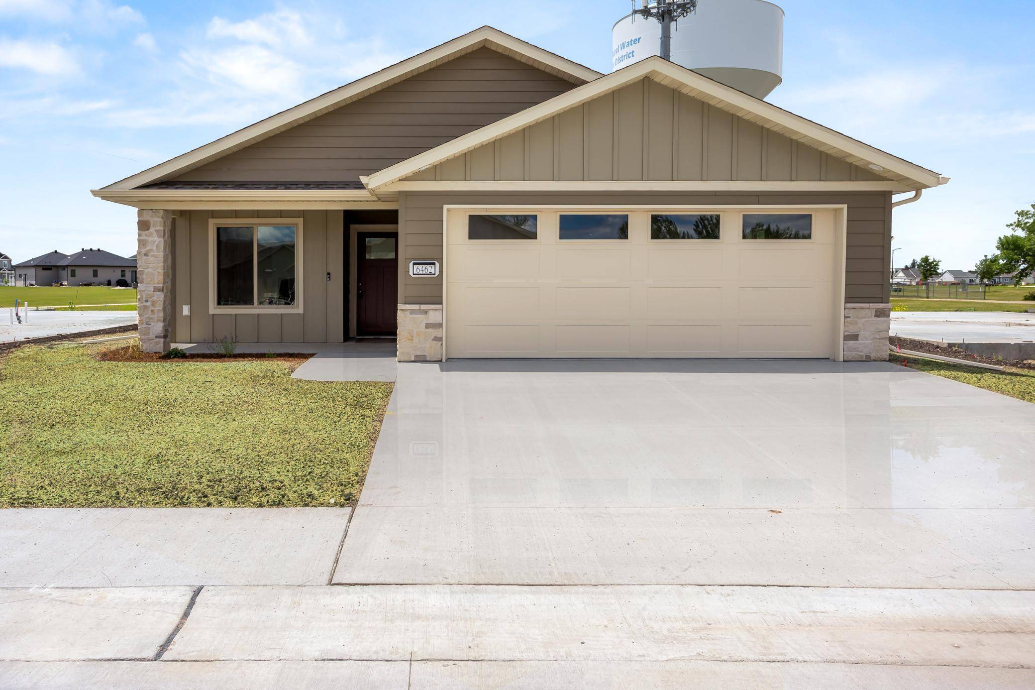 6462 Brekke WAY S, Fargo, ND 58104