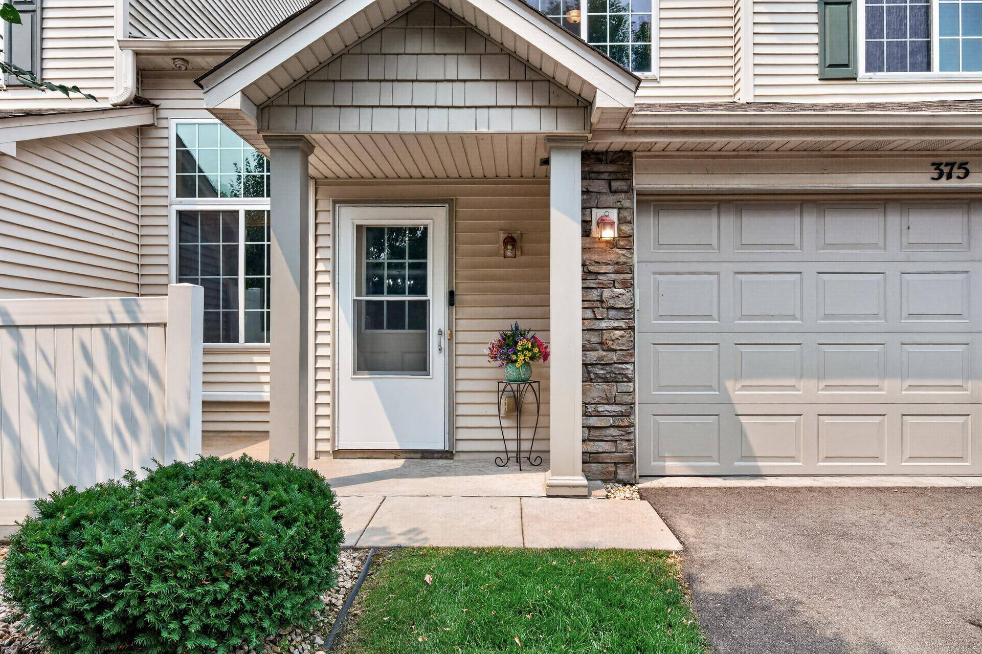 375 Arrowhead DR, Lino Lakes, MN 55014