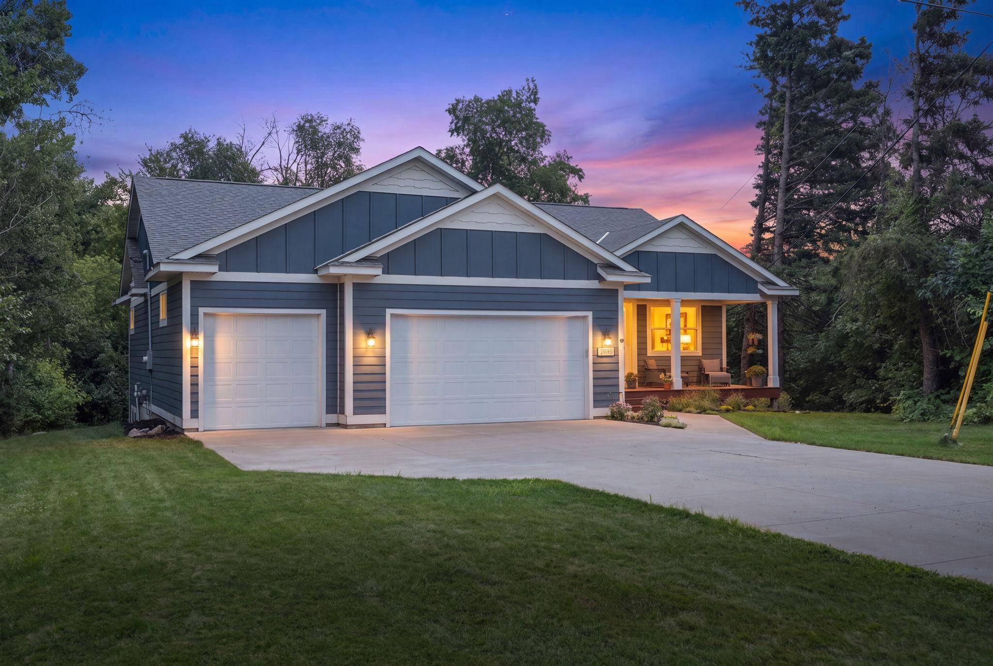 1268 Lincolntown AVE, Mahtomedi, MN 55115