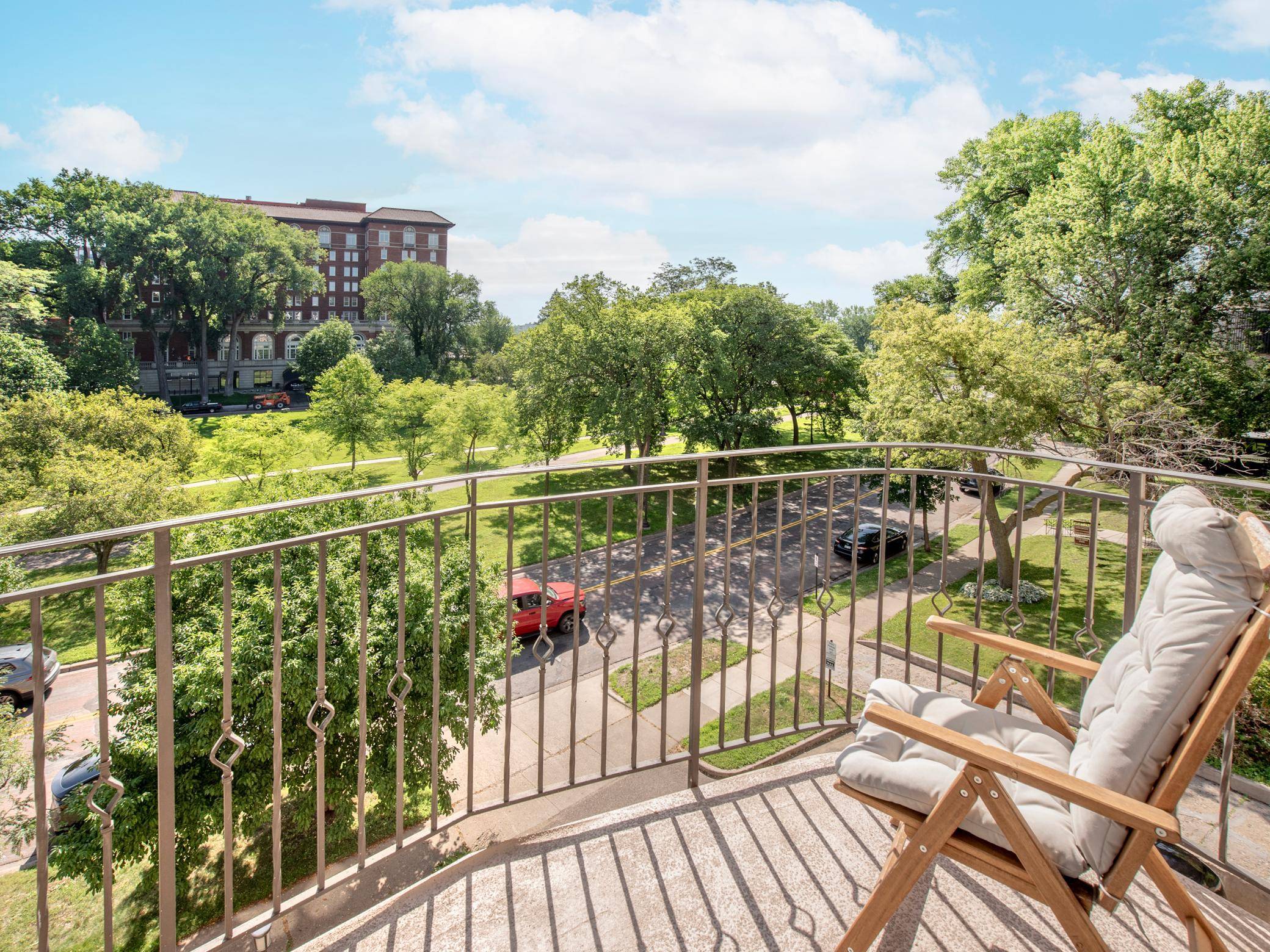 2928 Dean Pkwy #4B, Minneapolis, MN 55416