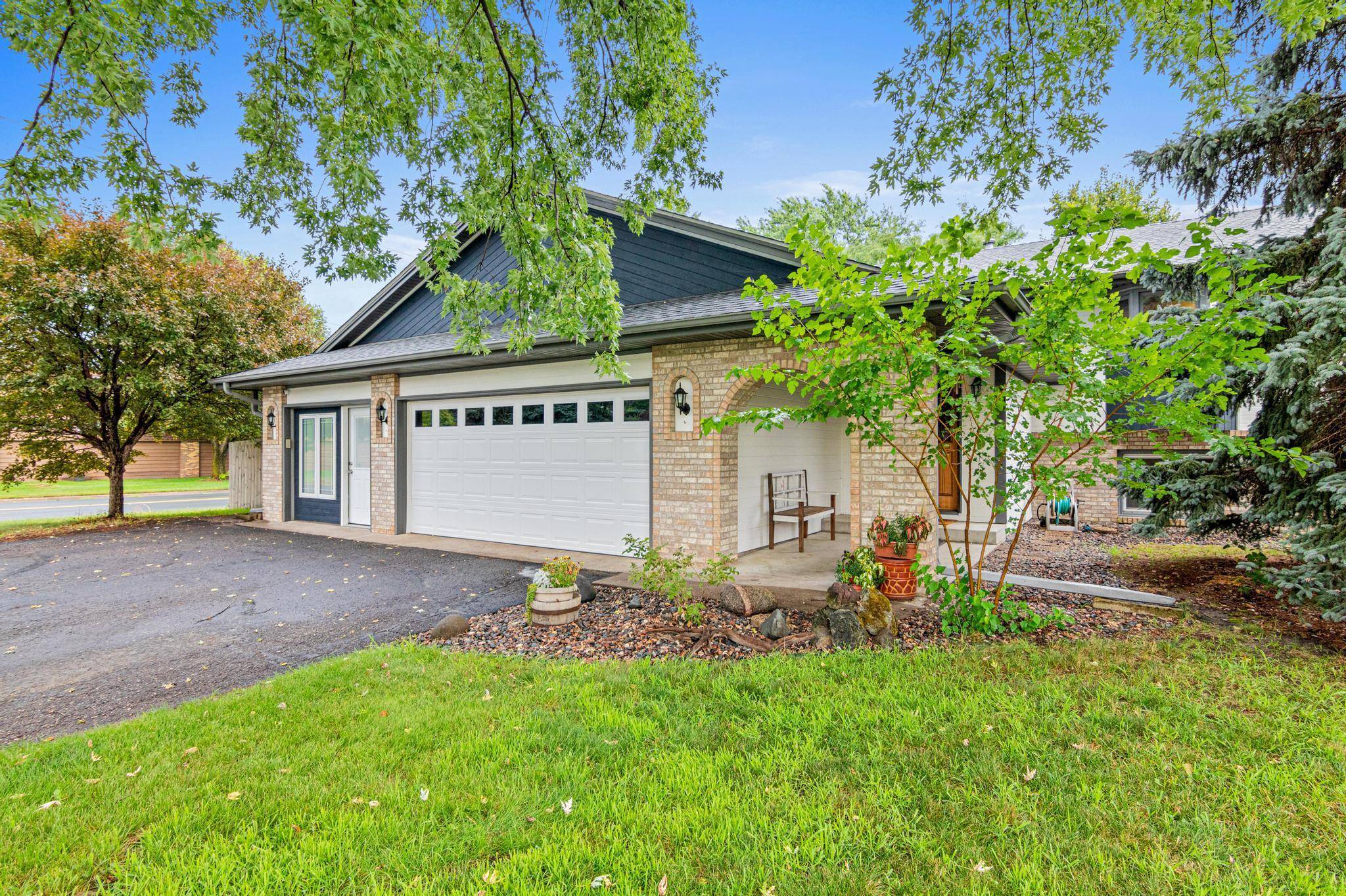 998 99th LN NE, Blaine, MN 55434