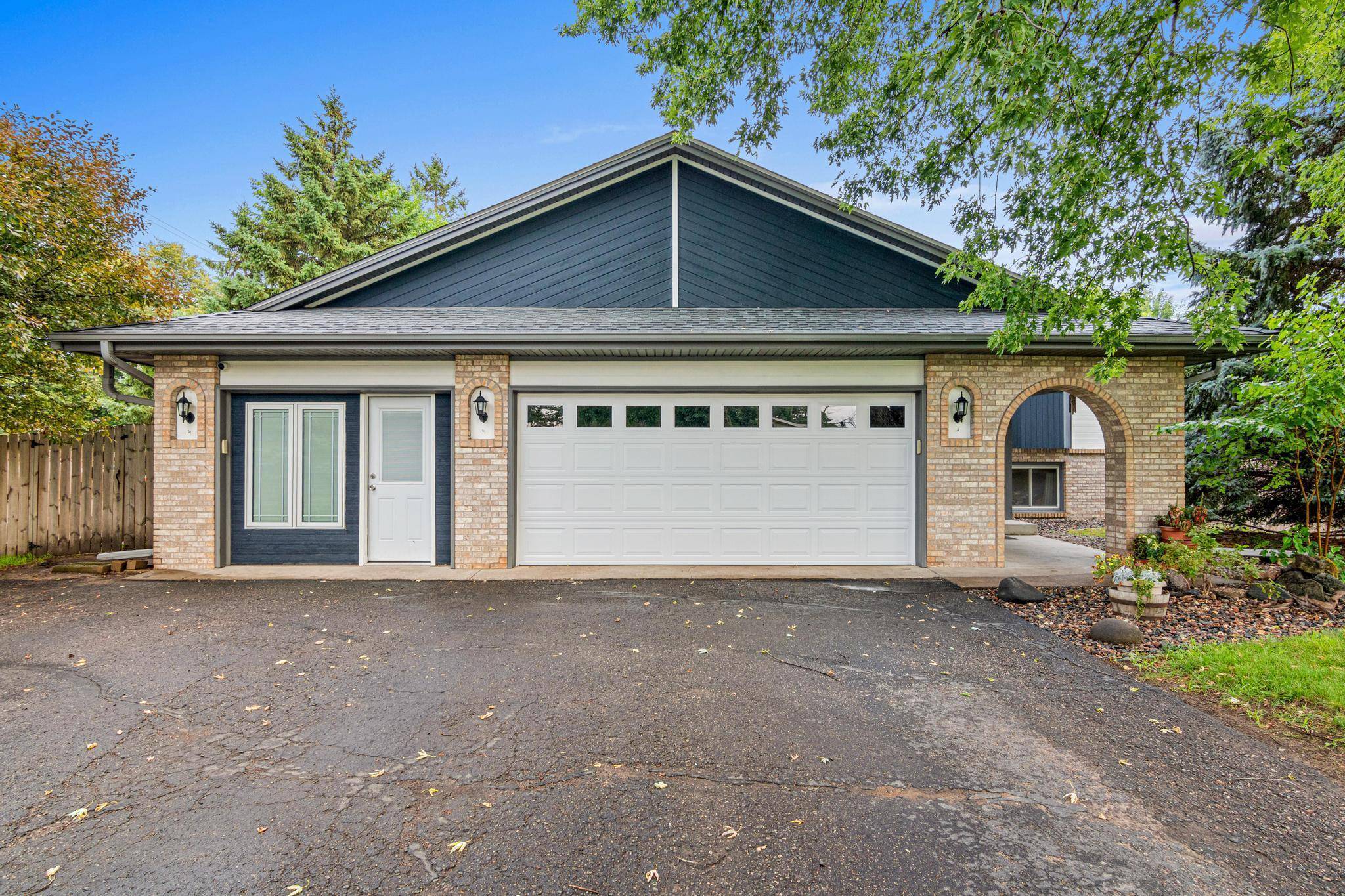 998 99th LN NE, Blaine, MN 55434